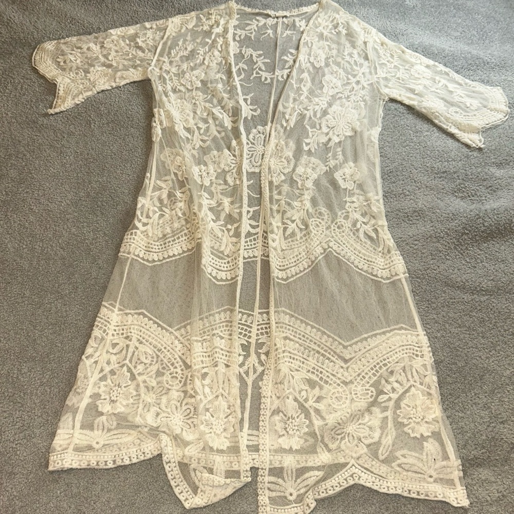 Love Riche Ivory Floral Lace Kimono